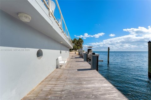 Casa en venta en Coral Gables, Florida, 5 dormitorios, 368.64 m2 № 2017398 - foto 19