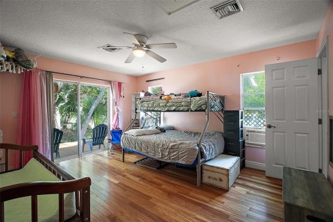 House in Paisley, Florida 2 bedrooms, 152.27 sq.m. № 1791251 - photo 26