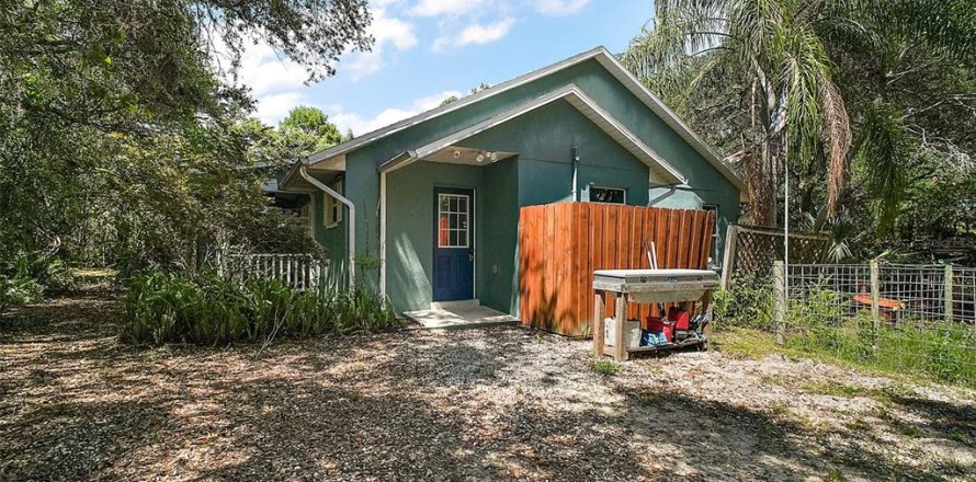 House in Paisley, Florida 2 bedrooms, 152.27 sq.m. № 1791251