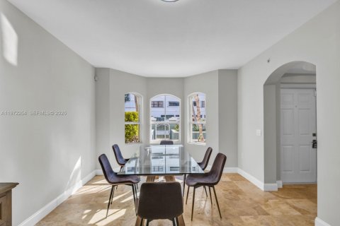 Снять в аренду таунхаус в Дирфилд-Бич, Флорида 3 спальни, 216.18м2, № 2033411 - фото 25