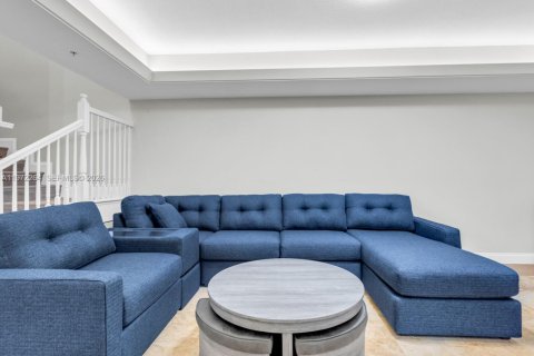 Снять в аренду таунхаус в Дирфилд-Бич, Флорида 3 спальни, 216.18м2, № 2033411 - фото 21