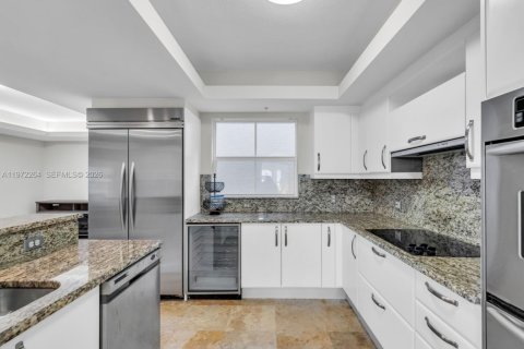 Снять в аренду таунхаус в Дирфилд-Бич, Флорида 3 спальни, 216.18м2, № 2033411 - фото 28