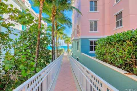 Снять в аренду таунхаус в Дирфилд-Бич, Флорида 3 спальни, 216.18м2, № 2033411 - фото 15