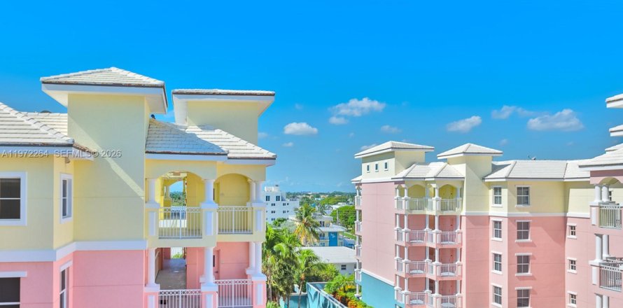 Таунхаус в Дирфилд-Бич, Флорида 3 спальни, 216.18м2 № 2033411