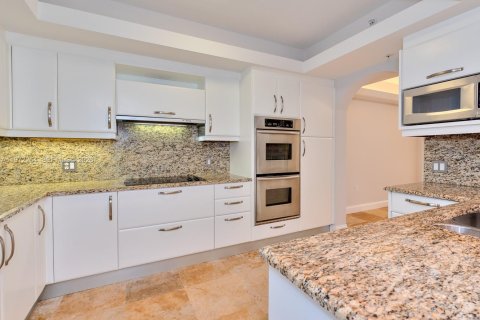 Снять в аренду таунхаус в Дирфилд-Бич, Флорида 3 спальни, 216.18м2, № 2033411 - фото 30