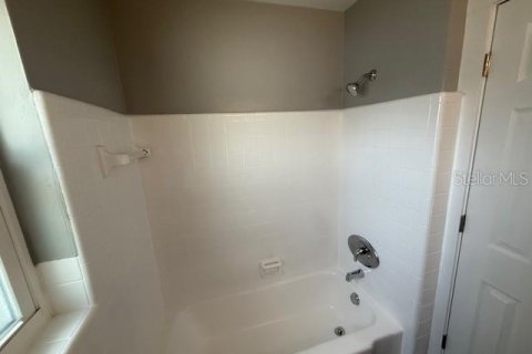 House in Deltona, Florida 3 bedrooms, 105.72 sq.m. № 1822977 - photo 12