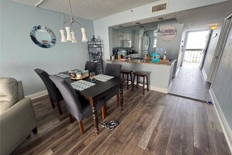 Condominio en alquiler en Madeira Beach, Florida, 2 dormitorios, 102.19 m2 № 1757538 - foto 8