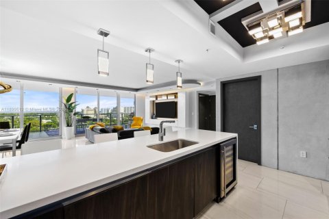 Condo in Fort Lauderdale, Florida, 3 bedrooms  № 1951460 - photo 12