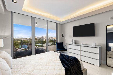 Condo in Fort Lauderdale, Florida, 3 bedrooms  № 1951460 - photo 22