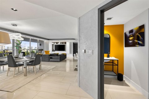 Condo in Fort Lauderdale, Florida, 3 bedrooms  № 1951460 - photo 3