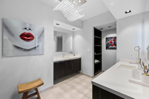 Condo in Fort Lauderdale, Florida, 3 bedrooms  № 1951460 - photo 19