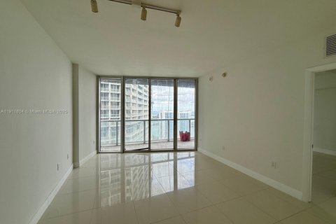 Condo in Miami, Florida, 1 bedroom  № 1968103 - photo 16