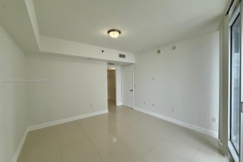 Condo in Miami, Florida, 1 bedroom  № 1968103 - photo 15