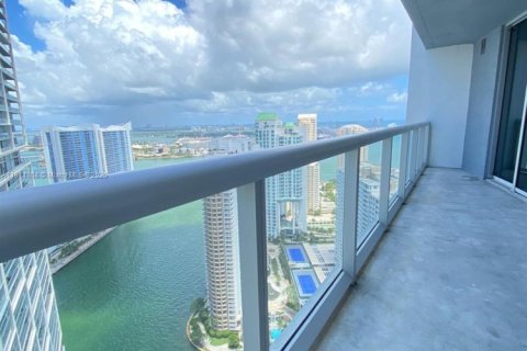 Condo in Miami, Florida, 1 bedroom  № 1968103 - photo 1