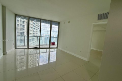 Condo in Miami, Florida, 1 bedroom  № 1968103 - photo 13