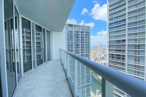 Condo in Miami, Florida, 1 bedroom  № 1968103 - photo 2