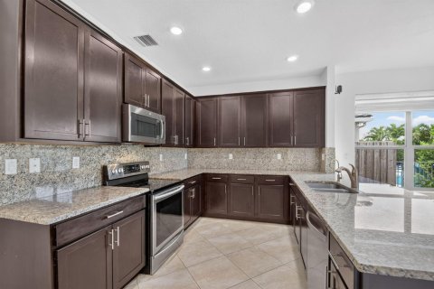 Villa ou maison à vendre à Lake Worth, Floride: 4 chambres, 294.13 m2 № 2400660 - photo 15