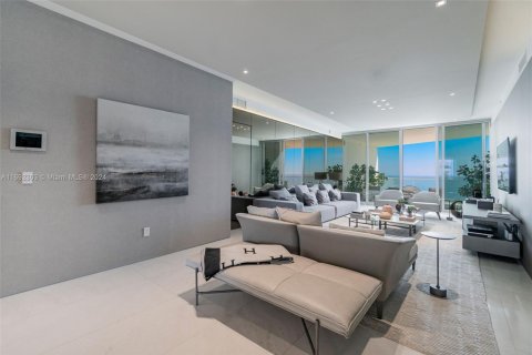 Condo in Sunny Isles Beach, Florida, 3 bedrooms  № 1959904 - photo 15