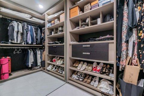 Condo in Sunny Isles Beach, Florida, 3 bedrooms  № 1959904 - photo 28