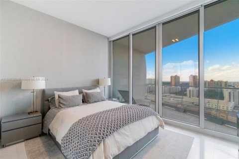 Condo in Sunny Isles Beach, Florida, 3 bedrooms  № 1959904 - photo 22