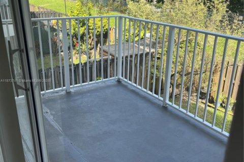 Купить кондоминиум в Майами, Флорида 1 спальня, 60.2м2, № 2015797 - фото 10