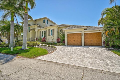 House in Longboat Key, Florida 4 bedrooms, 227.33 sq.m. № 1849651 - photo 1
