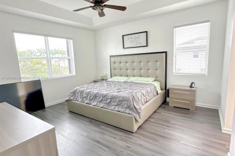 Casa en venta en Homestead, Florida, 4 dormitorios, 221.11 m2 № 1936284 - foto 21