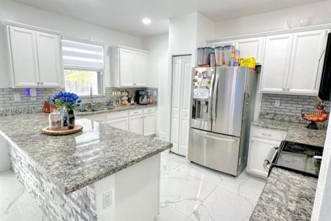 Casa en venta en Homestead, Florida, 4 dormitorios, 221.11 m2 № 1936284 - foto 27