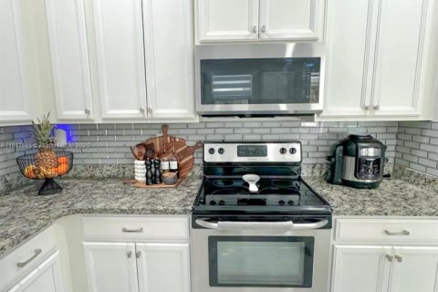 Casa en venta en Homestead, Florida, 4 dormitorios, 221.11 m2 № 1936284 - foto 26