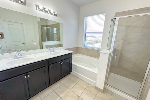 Casa en venta en Homestead, Florida, 4 dormitorios, 221.11 m2 № 1936284 - foto 18