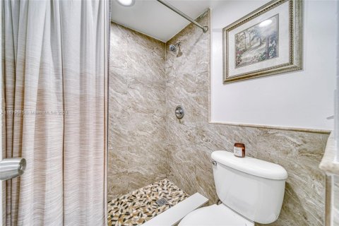 Condominio en venta en Miami, Florida, 2 dormitorios, 83.61 m2 № 1860239 - foto 19