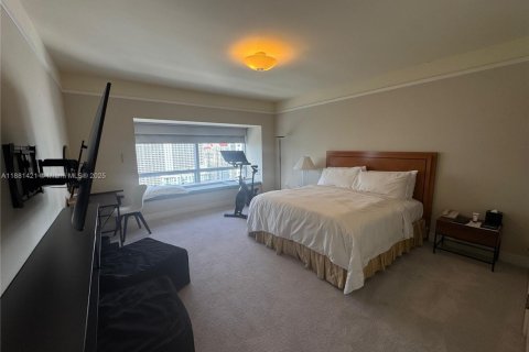 Condo in Miami, Florida, 1 bedroom  № 2016464 - photo 11