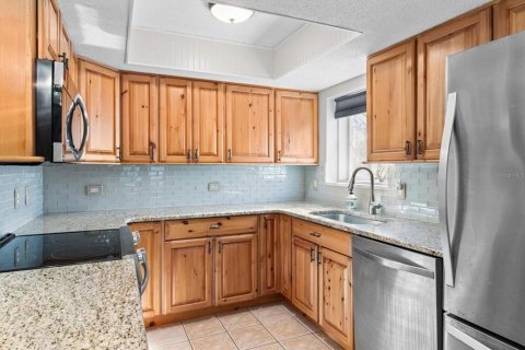 Townhouse in Homosassa, Florida 2 bedrooms, 111.48 sq.m. № 1532068 - photo 5