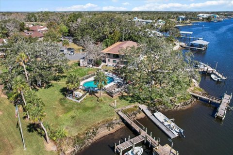 Townhouse in Homosassa, Florida 2 bedrooms, 111.48 sq.m. № 1532068 - photo 8