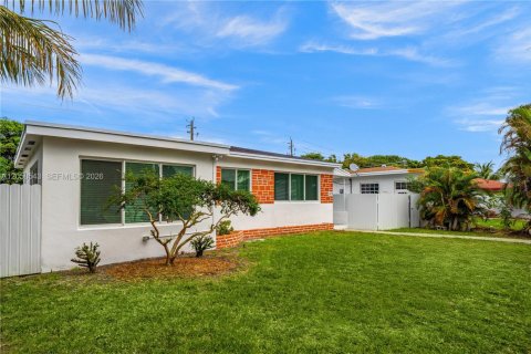 Villa ou maison à louer à North Miami Beach, Floride: 3 chambres, 99.96 m2 № 2168157 - photo 16