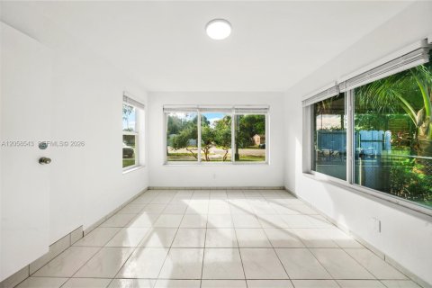Villa ou maison à louer à North Miami Beach, Floride: 3 chambres, 99.96 m2 № 2168157 - photo 7