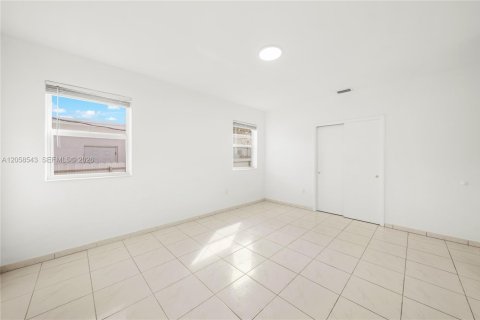 Villa ou maison à louer à North Miami Beach, Floride: 3 chambres, 99.96 m2 № 2168157 - photo 12