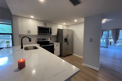 Copropriété à louer à Tarpon Springs, Floride: 2 chambres, 92.9 m2 № 2388639 - photo 4