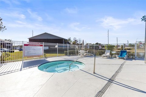 Condo in Saint Petersburg, Florida, 3 bedrooms  № 1888544 - photo 23