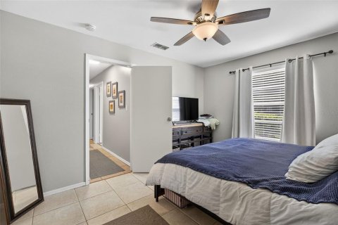 Condo in Saint Petersburg, Florida, 3 bedrooms  № 1888544 - photo 18