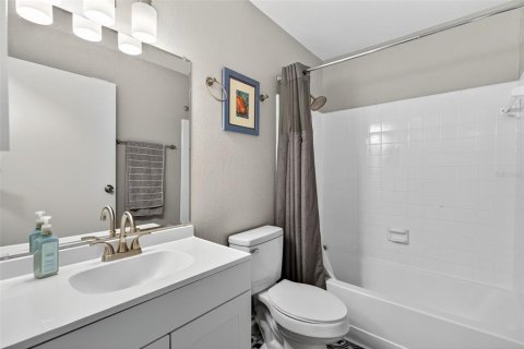 Condo in Saint Petersburg, Florida, 3 bedrooms  № 1888544 - photo 16