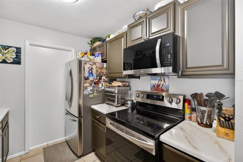 Condo in Saint Petersburg, Florida, 3 bedrooms  № 1888544 - photo 9