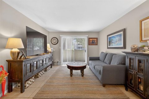 Condo in Saint Petersburg, Florida, 3 bedrooms  № 1888544 - photo 3