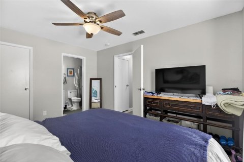 Condo in Saint Petersburg, Florida, 3 bedrooms  № 1888544 - photo 19