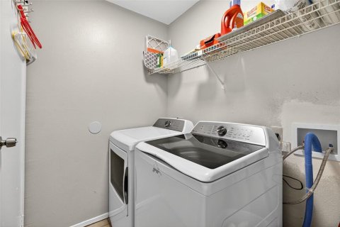 Condo in Saint Petersburg, Florida, 3 bedrooms  № 1888544 - photo 11