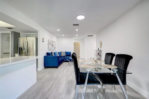 Casa en venta en Port St. Lucie, Florida, 3 dormitorios, 187.85 m2 № 2372407 - foto 11