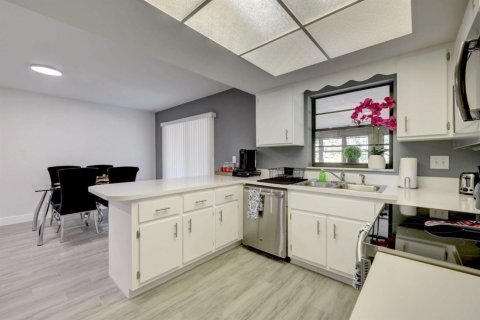 Casa en venta en Port St. Lucie, Florida, 3 dormitorios, 187.85 m2 № 2372407 - foto 8