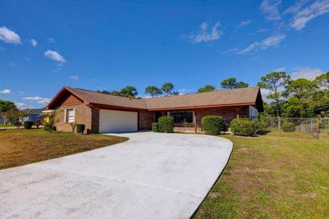Casa en Port St. Lucie, Florida 3 dormitorios, 187.85 m2 № 2372407