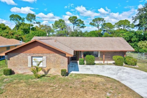 Casa en venta en Port St. Lucie, Florida, 3 dormitorios, 187.85 m2 № 2372407 - foto 2