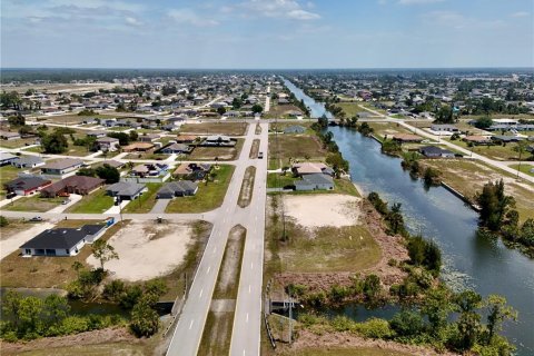 Land in Cape Coral, Florida № 2221198 - photo 16
